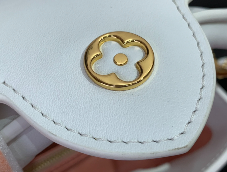 루이비통 LV x TM 카퓌신 미니 M14165 2113.68cm 화이트7.jpg