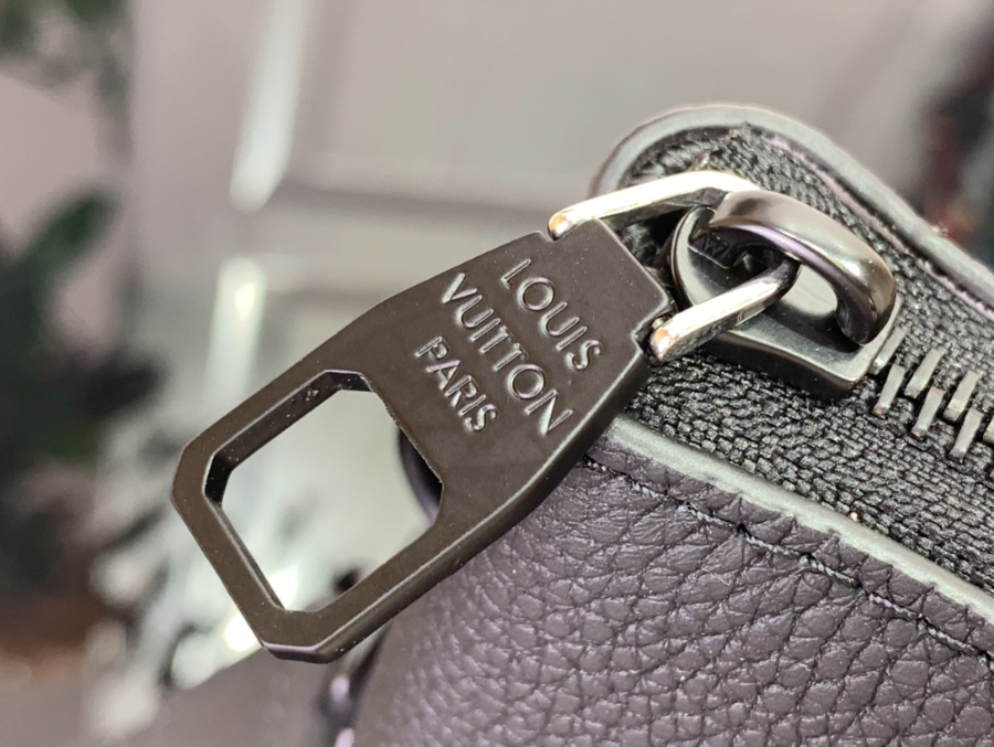 루이비통 듀오 파우치 M25943 35.5266.5cm 블랙6.jpg