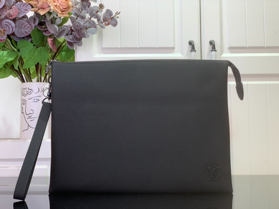 루이비통 듀오 파우치 M25943 35.5266.5cm 블랙1.jpg