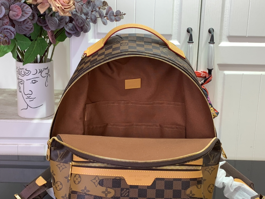 루이비통 디스커버리 백팩 PM 스몰 M26130 293820cm3.jpg