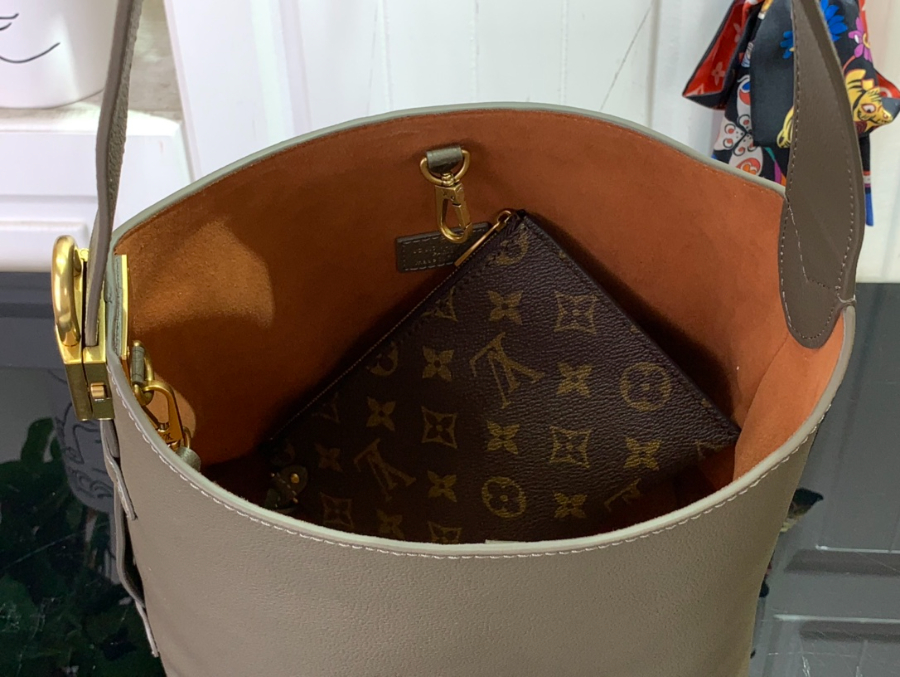 루이비통 로우 키 호보 PM M15205 242816cm 다크 스톤3.jpg