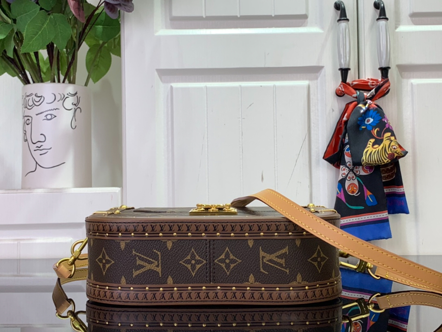 루이비통 몽수리 트렁크 M15166 17722cm 브라운5.jpg