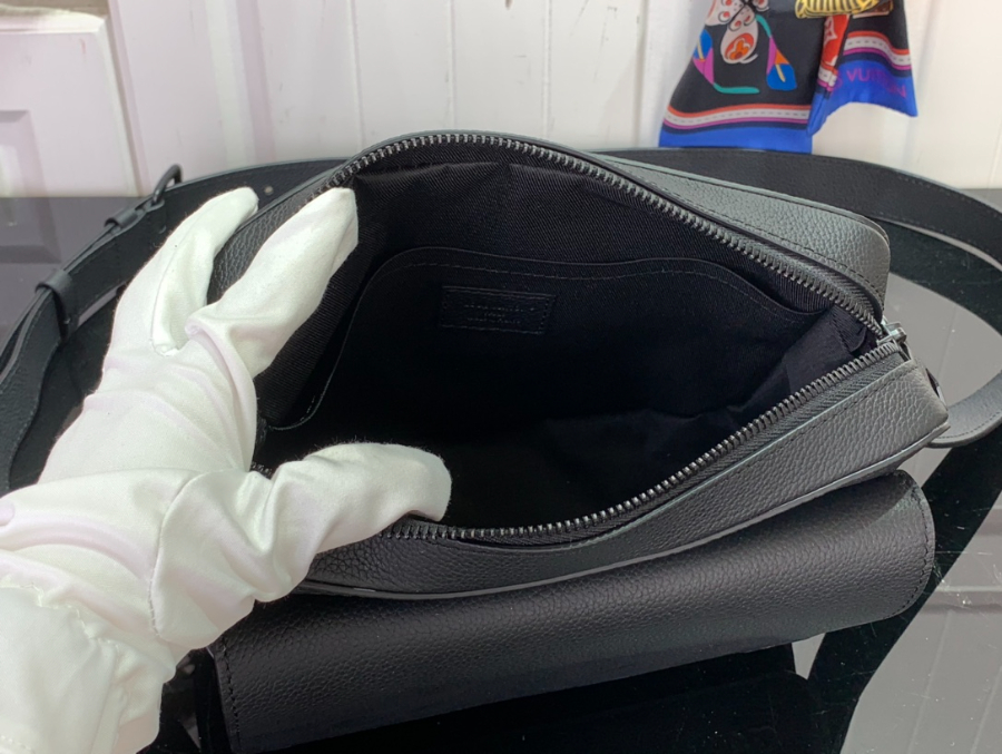 루이비통 보딩 메신저 M15265 18924cm 블랙3.jpg