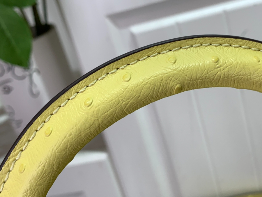 루이비통 타조 가죽 숄더백 N93419 94519 3사이즈 옐로우 LOUIS VUITTON23.jpg