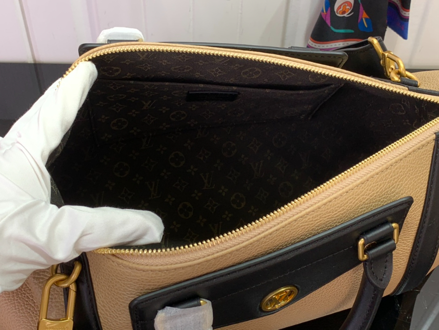 루이비통 LV 바이커 MM 미디엄 다크 베이지 M25557 381515cm3.jpg