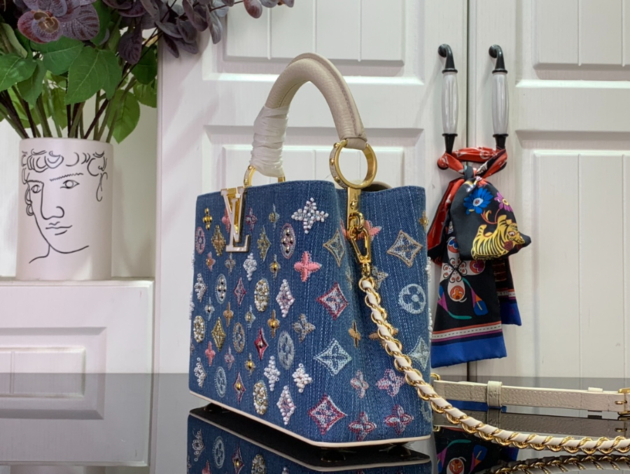 루이비통 카퓌신 BB M12947 27189cm 아이보리4.jpg