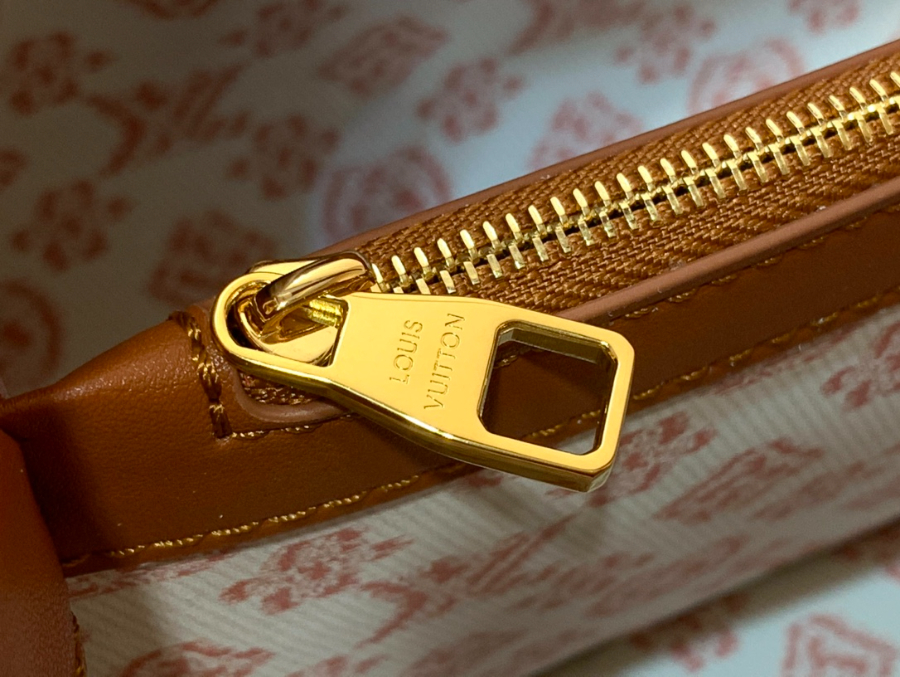 루이비통 카퓌신 BB M26004 27918cm 브라운7.jpg