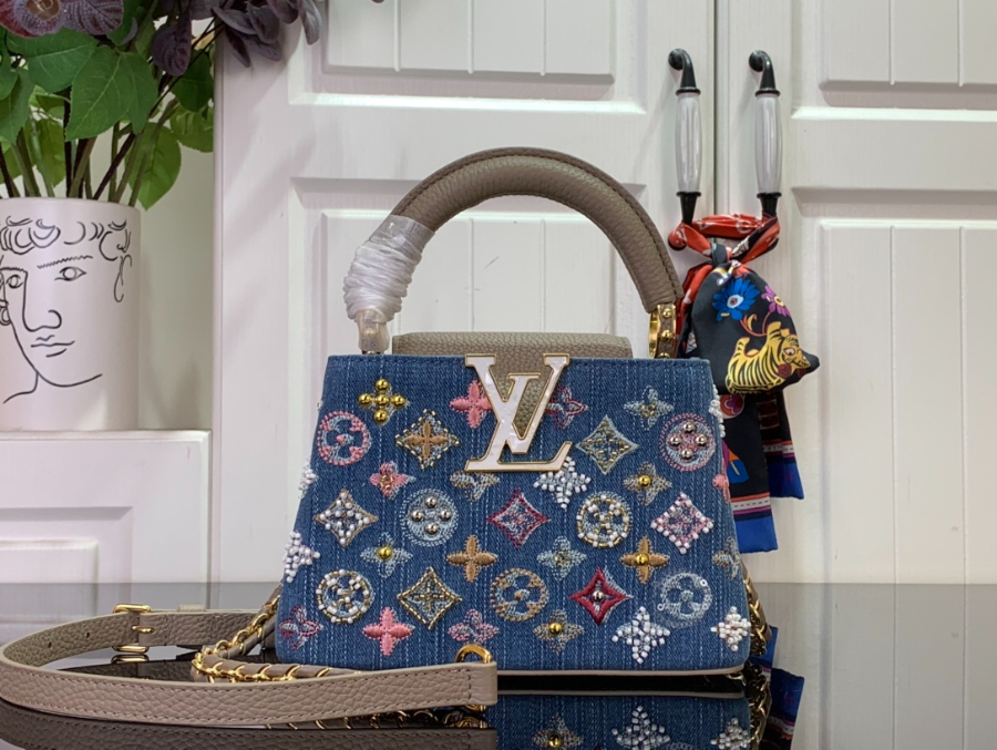 루이비통 카퓌신 미니 M12947 13.6821cm 갈색1.jpg