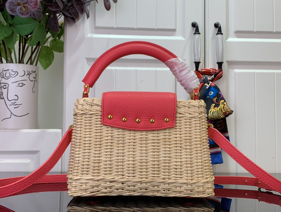 루이비통 카퓌신 미니 M14365 21814cm 레드2.jpg