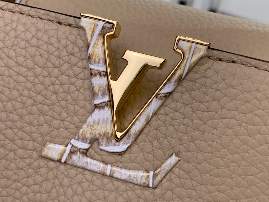 루이비통 카퓌신 미니 악어무늬 21148cm M86036 베이지5.jpg