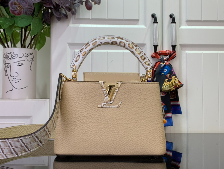 루이비통 카퓌신 미니 악어무늬 21148cm M86036 베이지1.jpg