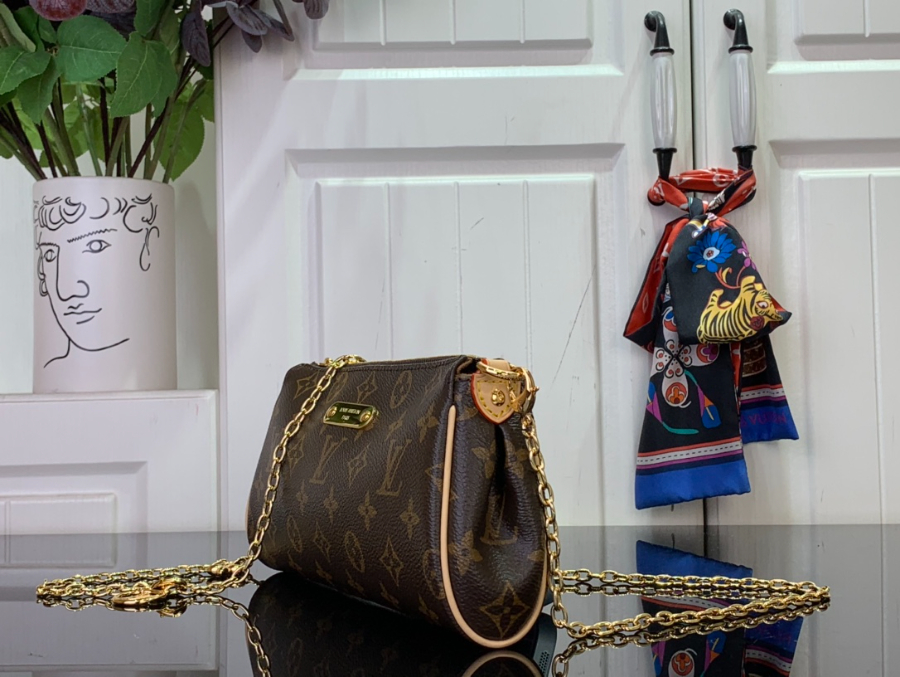 루이비통 포쉐트 에바 M13567 11527cm4.jpg