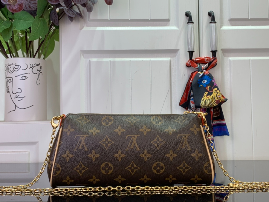 루이비통 포쉐트 에바 M13567 11527cm2.jpg