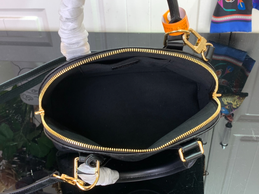 루이비통 알마 BB M26409 23.517.511.5cm 블랙3.jpg