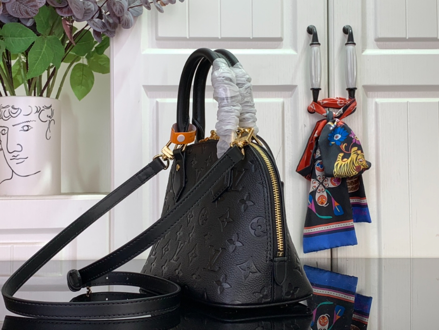 루이비통 알마 BB M26409 23.517.511.5cm 블랙4.jpg