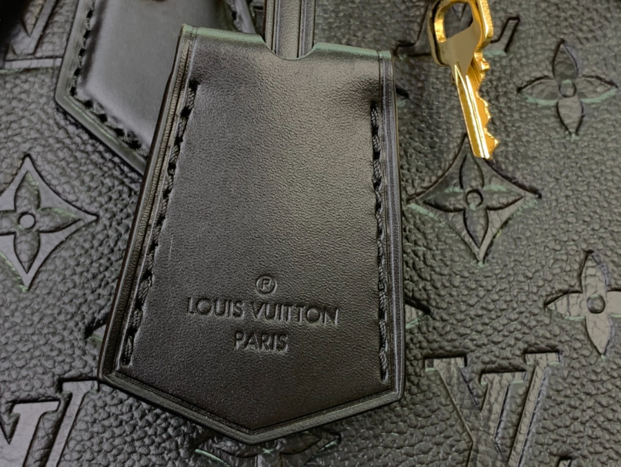 루이비통 알마 PM M26489 30.52114.5cm 블랙8.jpg