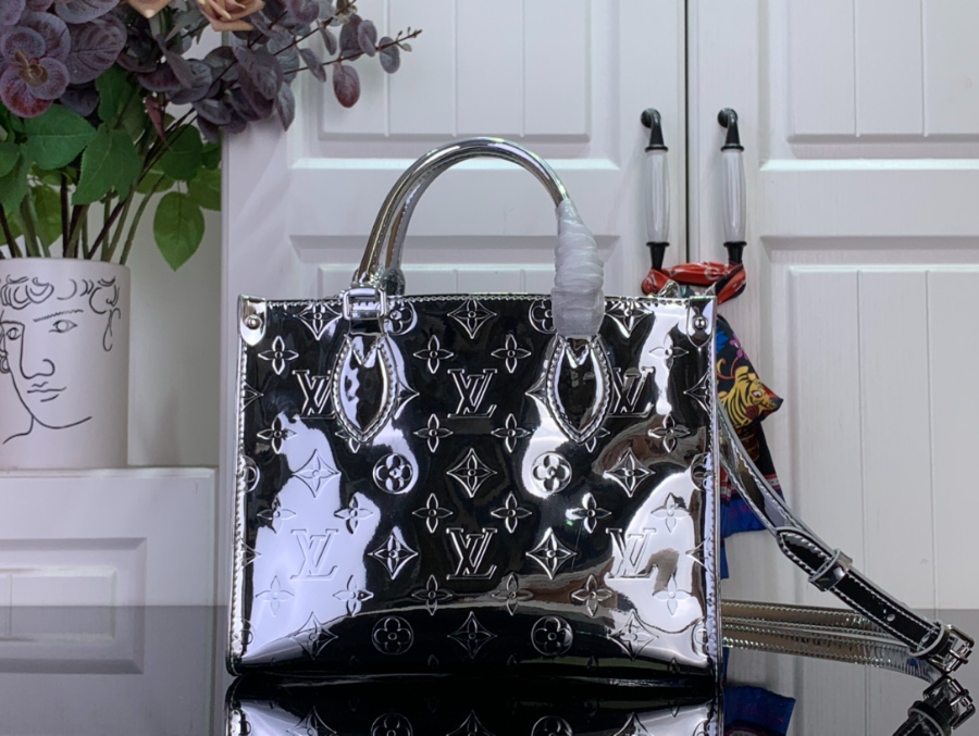 루이비통 온더고 PM M26373 1911.525cm 실버2.jpg