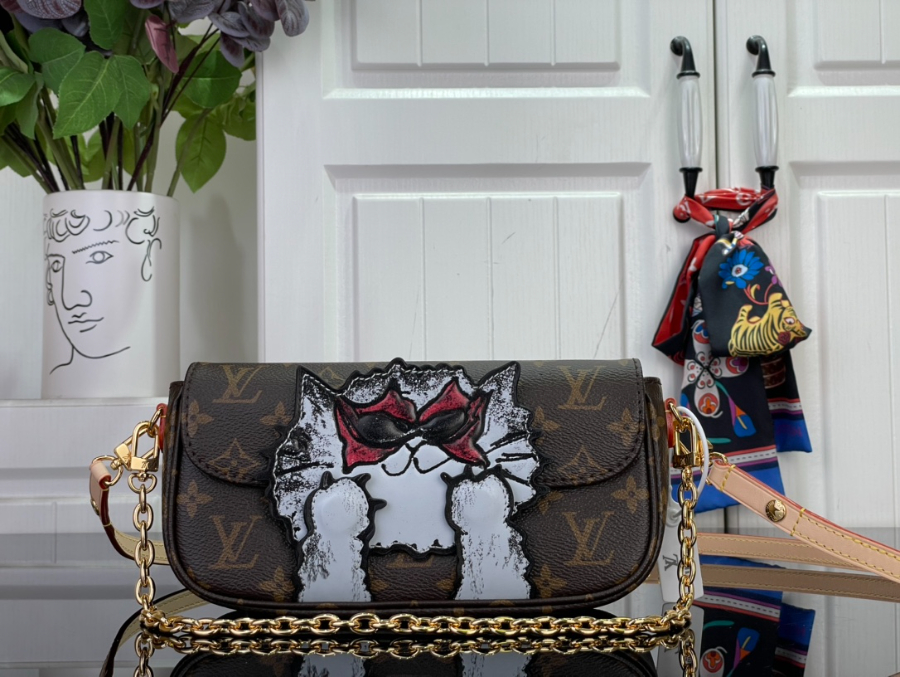 루이비통 월릿 온 체인 아이비 M15148 124.323.5cm1.jpg