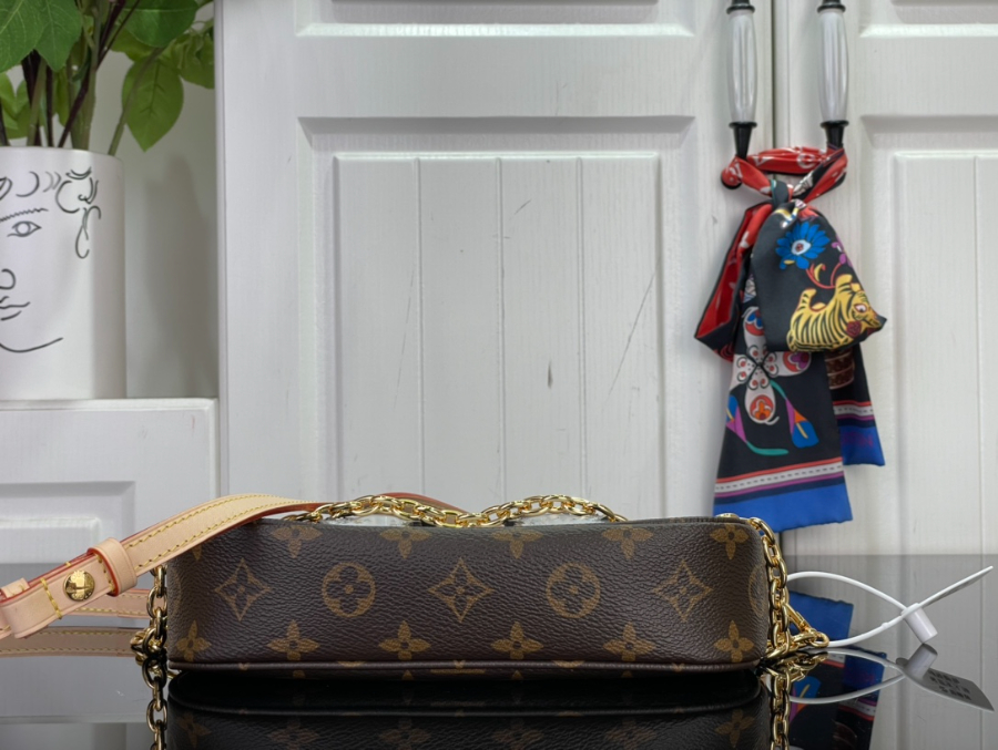 루이비통 월릿 온 체인 아이비 M15148 124.323.5cm5.jpg