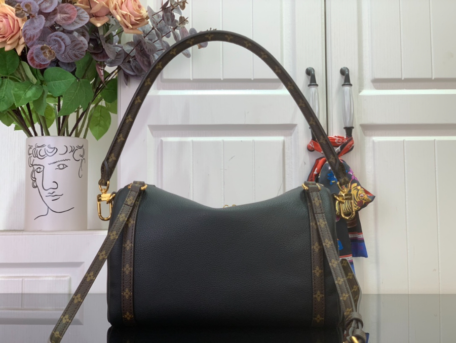 루이비통 익스프레스 PM 스몰 M26039 1713.526cm 블랙2.jpg