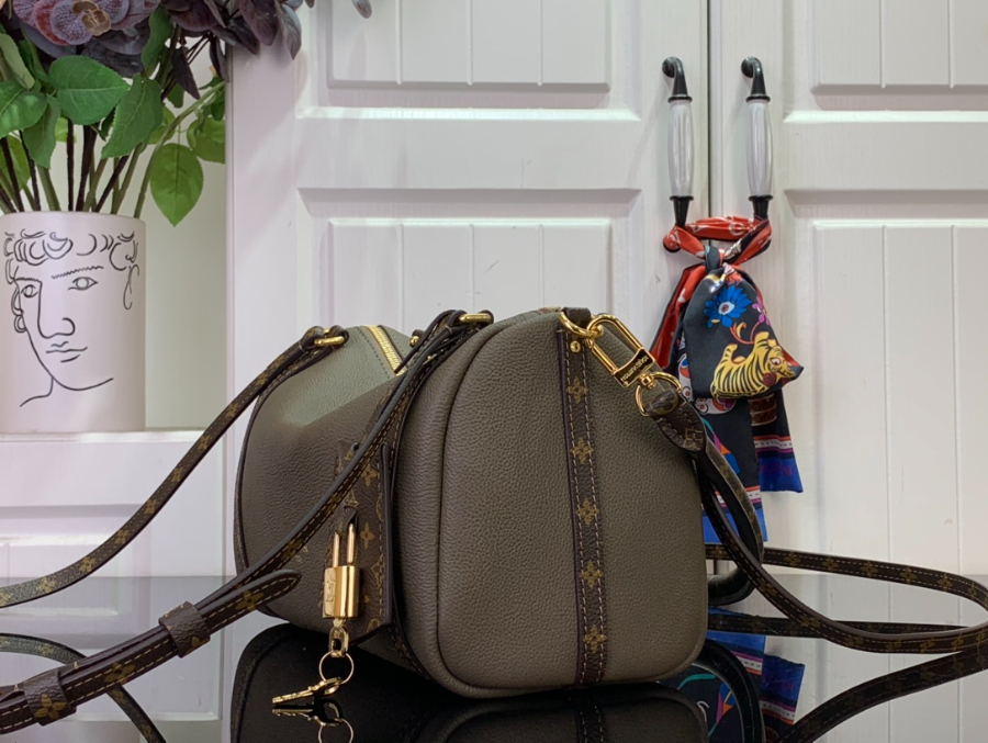 루이비통 익스프레스 PM 스몰 M26360 1713.526cm 올리브4.jpg