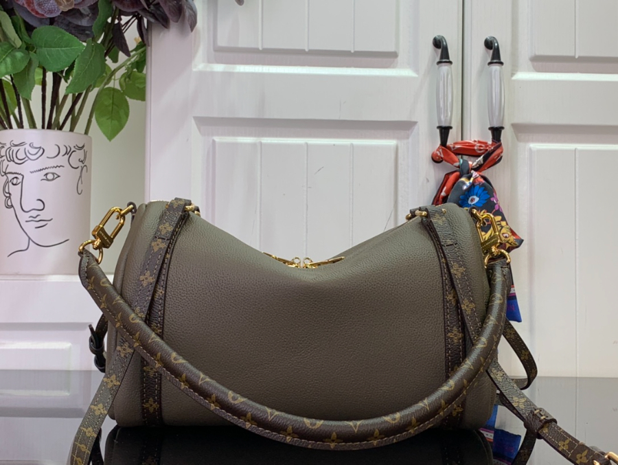 루이비통 익스프레스 PM 스몰 M26360 1713.526cm 올리브2.jpg