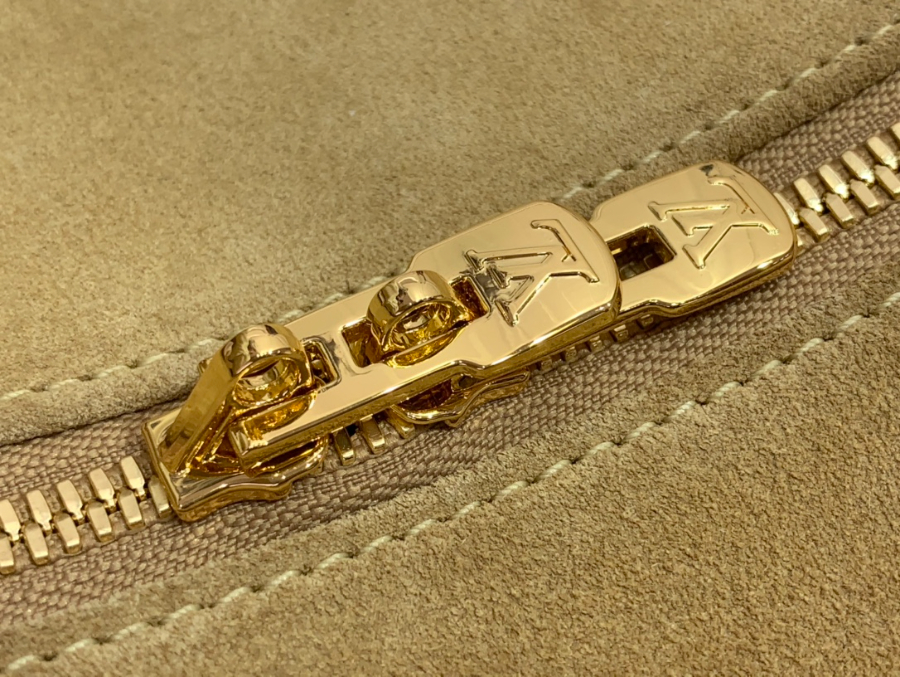 루이비통 익스프레스 미디엄 M26358 2418.536cm 베이지7.jpg