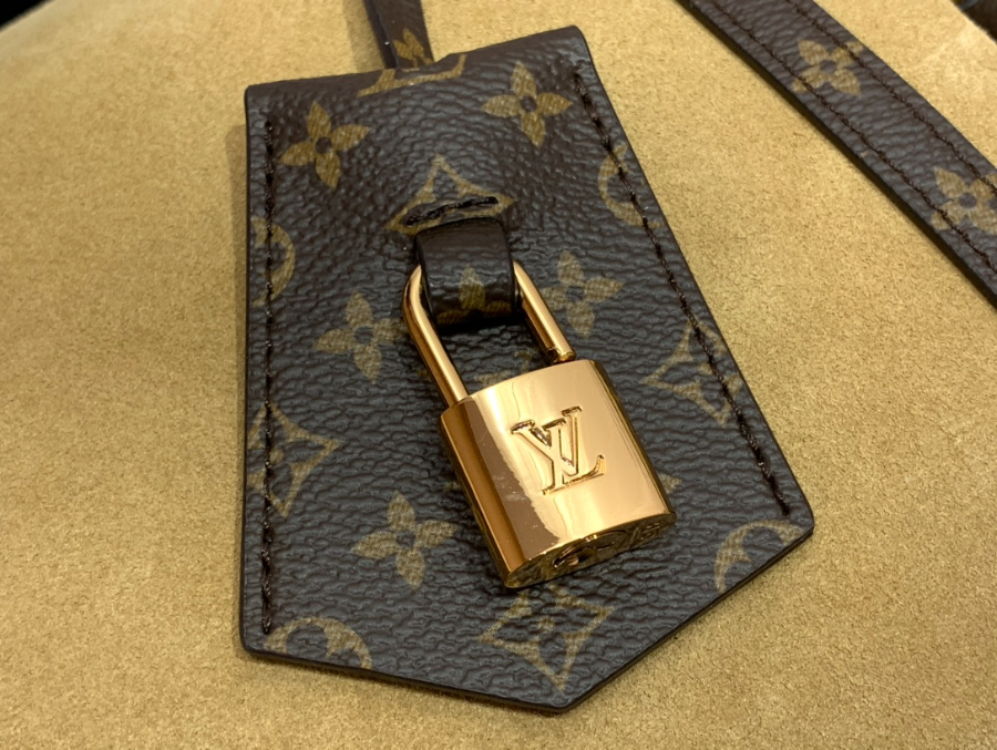 루이비통 익스프레스 미디엄 M26358 2418.536cm 베이지8.jpg