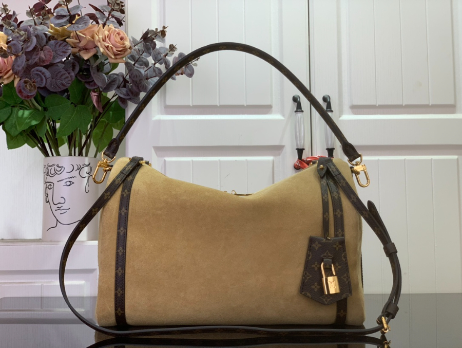 루이비통 익스프레스 미디엄 M26358 2418.536cm 베이지1.jpg