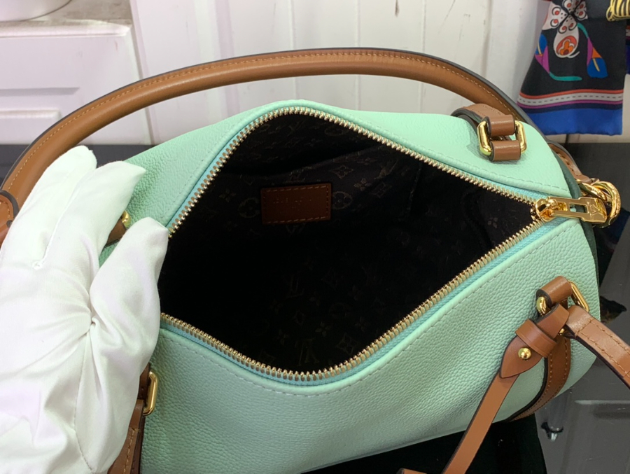 루이비통 익스프레스 스몰 M13667 M26039 251518cm 연그린3.jpg