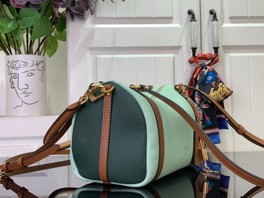 루이비통 익스프레스 스몰 M13667 M26039 251518cm 연그린4.jpg