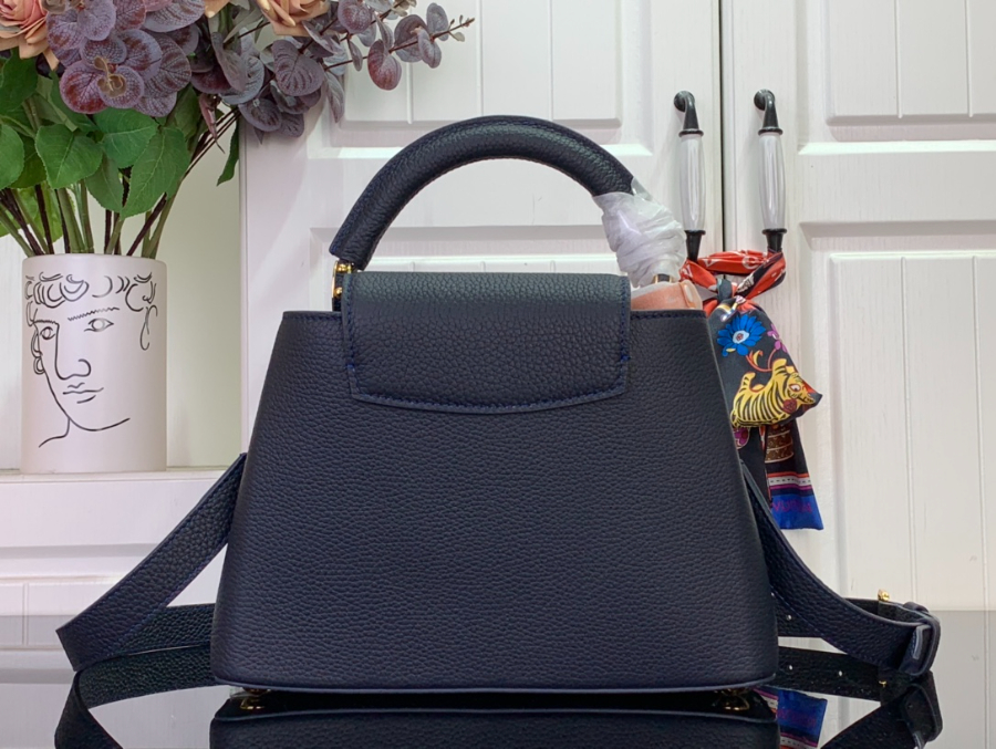 루이비통 카퓌신 bb M14971 17.3927cm 네이비2.jpg