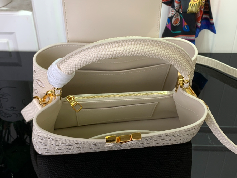 루이비통 카퓌신 BB 로고 자수 M48865 27917.3cm 화이트3.jpg