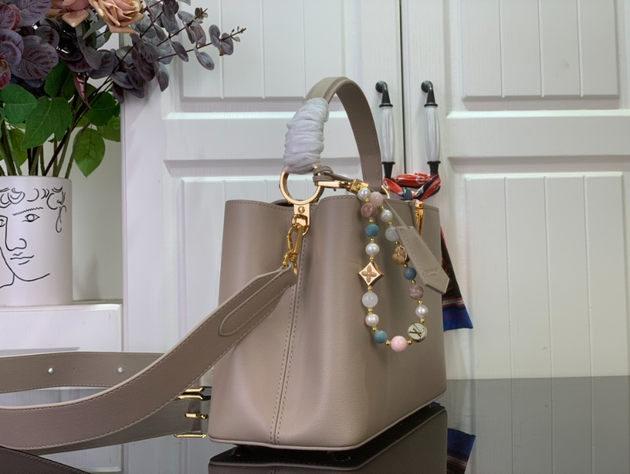 루이비통 카퓌신 MM 수플 M12929 241233cm 호두색4.jpg