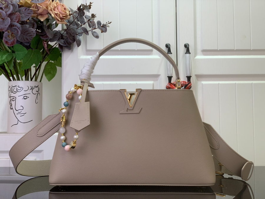 루이비통 카퓌신 MM 수플 M12929 241233cm 호두색1.jpg
