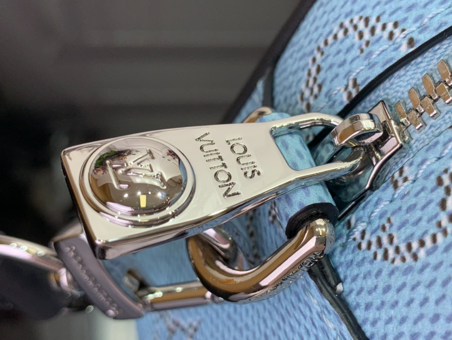 루이비통 트로카데로 웨어러블 월릿 M14684 136.520cm6.jpg