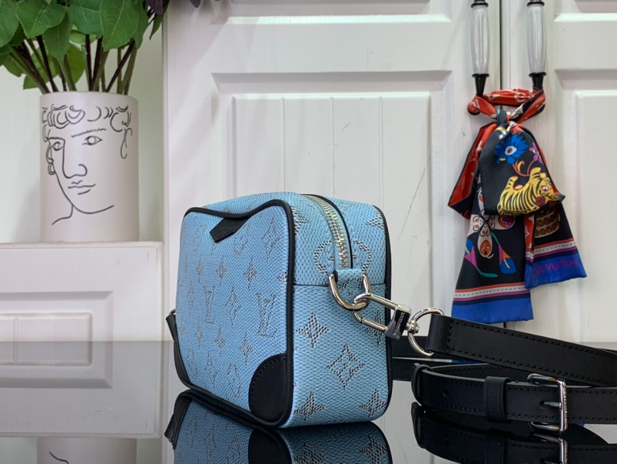 루이비통 트로카데로 웨어러블 월릿 M14684 136.520cm3.jpg