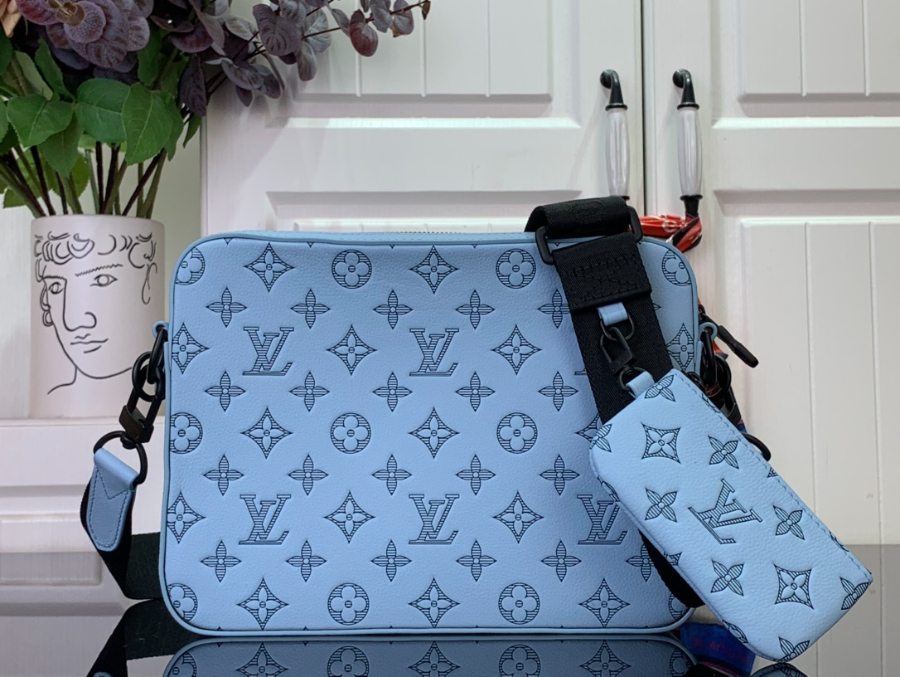 루이비통 트리오 메신저 M14781 2518.57cm2.jpg