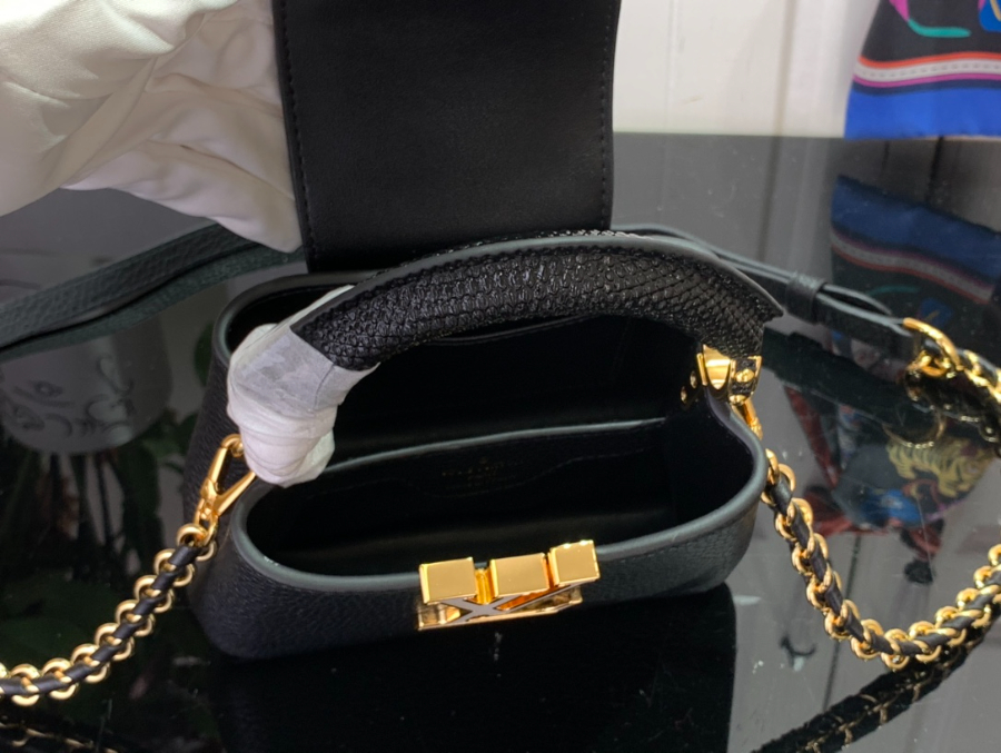 루이비통 카퓌신 나노 M25611 16.3116.5cm 블랙3.jpg