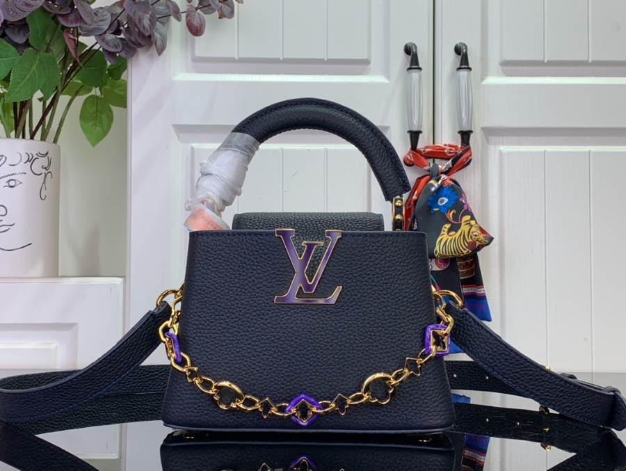 루이비통 카퓌신 미니 M14971 14821cm 네이비1.jpg