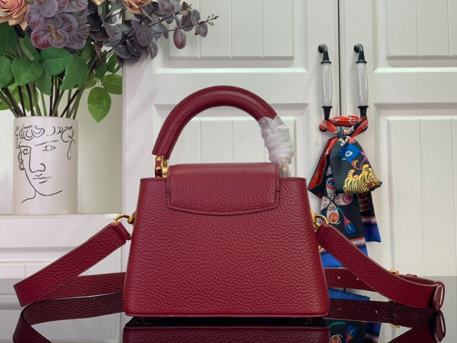 루이비통 카퓌신 미니 다크 레드2.jpg