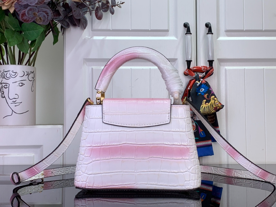 루이비통 카퓌신 미니 악어무늬 M94227 M48865 21148cm 화이트 핑크2.jpg