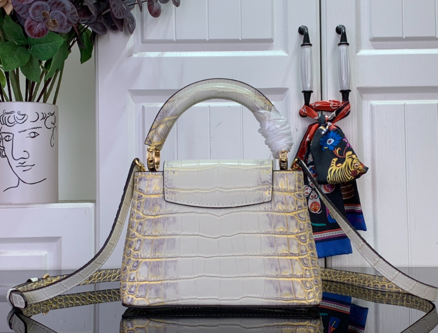 루이비통 카퓌신 미니 악어무늬 M94227 M48865 21148cm2.jpg