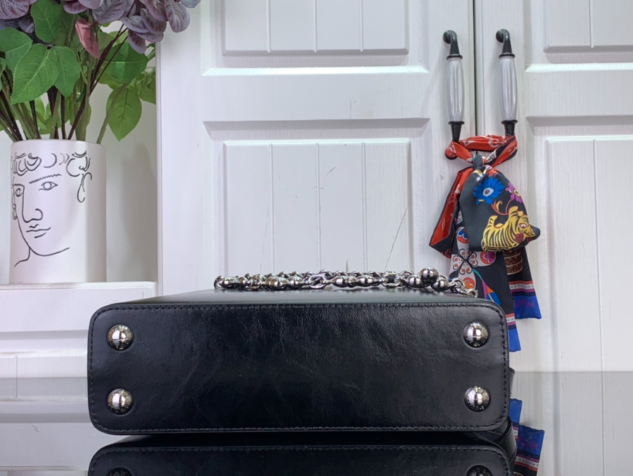 루이비통 카퓌신 이스트 웨스트 BB M25492 14826.5cm 블랙5.jpg