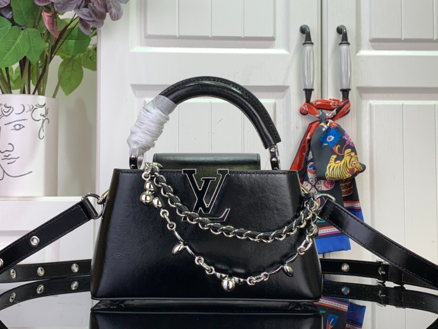 루이비통 카퓌신 이스트 웨스트 미니 M25492 14821cm 블랙1.jpg