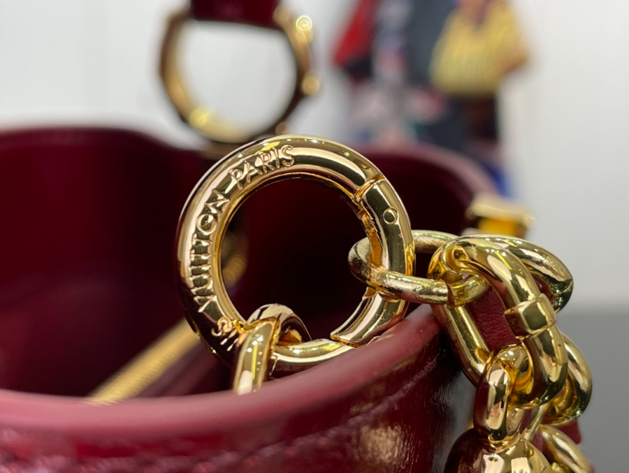 루이비통 카퓌신 이스트 웨스트 미니 M25492 14821cm 와인8.jpg