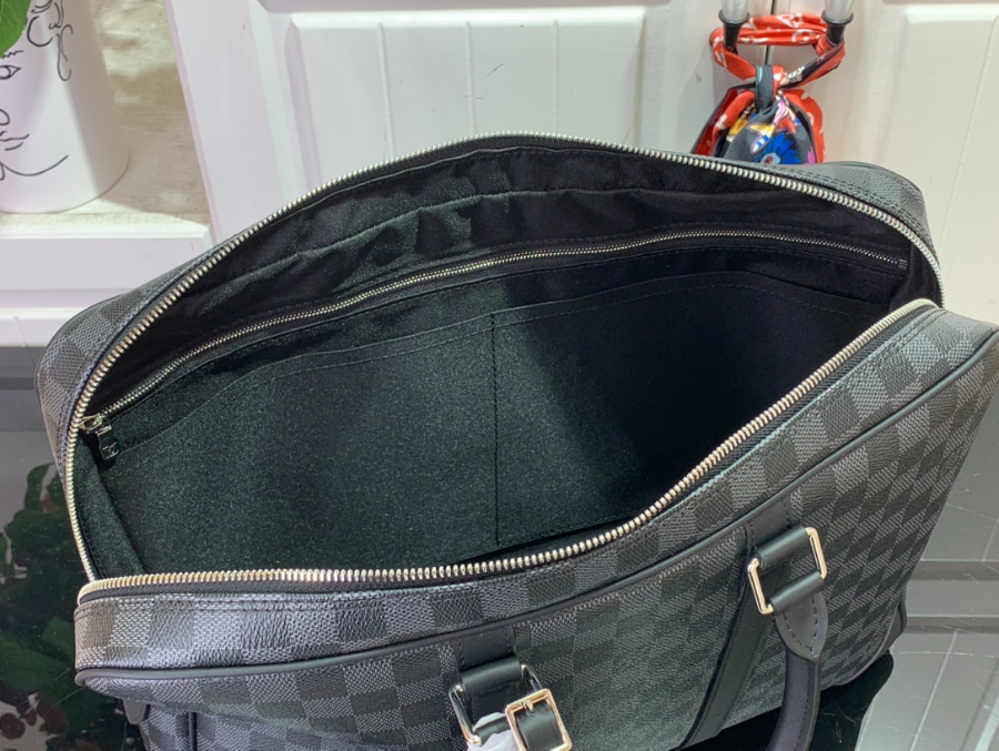루이비통 포르트 도큐멍 보야주 다미에 M41124 41317cm 블랙3.jpg