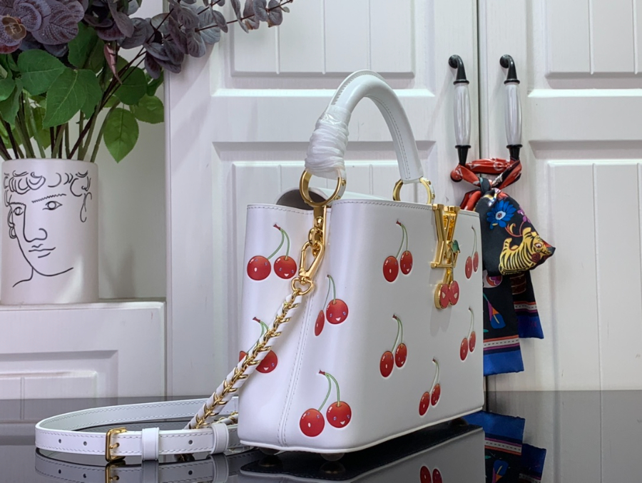 루이비통 LV x TM 카퓌신 BB 17.3927cm M13251 화이트4.jpg