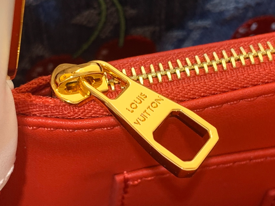 루이비통 LV x TM 카퓌신 BB 17.3927cm M13251 화이트7.jpg