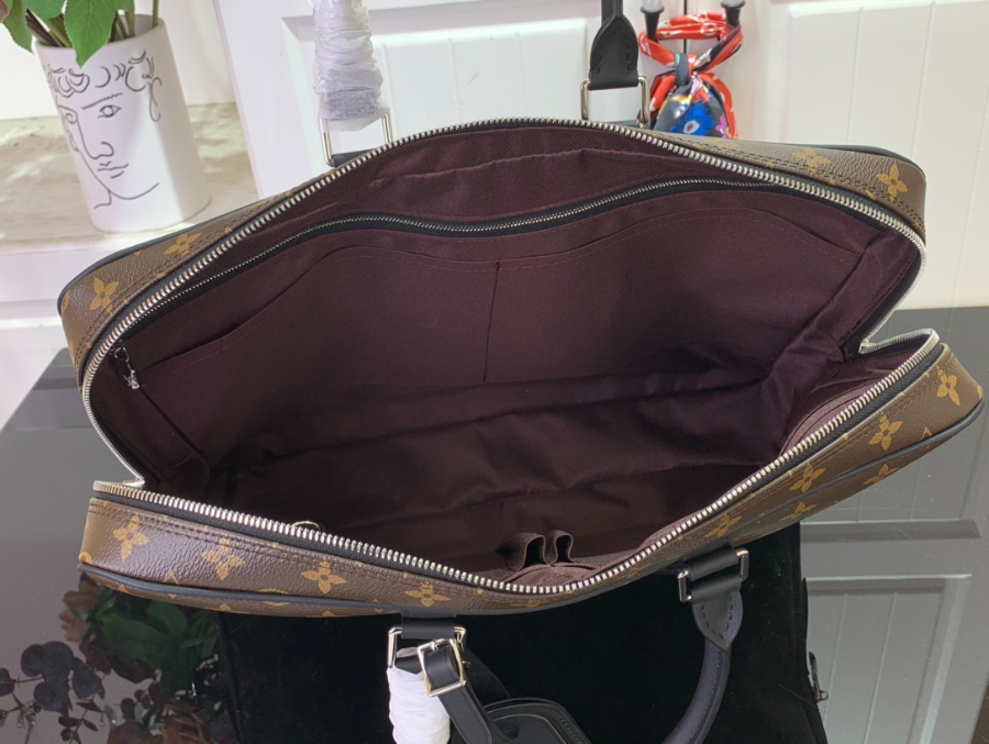 루이비통 포르트 도큐멍 보야주 모노그램 M41124 41317cm 브라운3.jpg